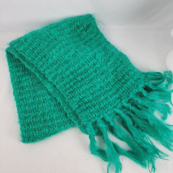 Green Handknit Tam Hat & Scarf - Picture 8 of 9